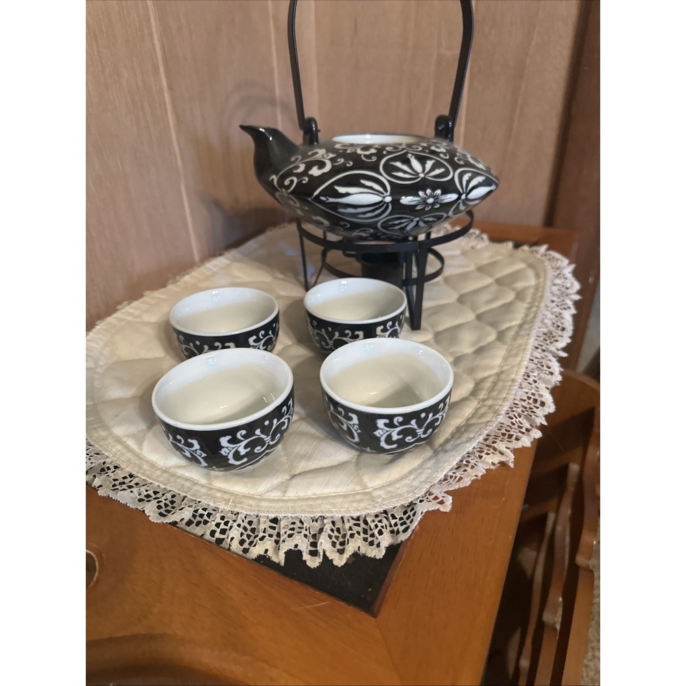 4 Black And White World Market Tea Cups, Pot And Stand Warmer For Teapot